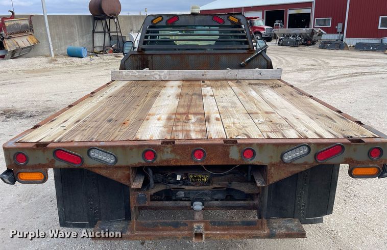 image for item MA9920 2004 Ford F450 Super Duty  flatbed truck