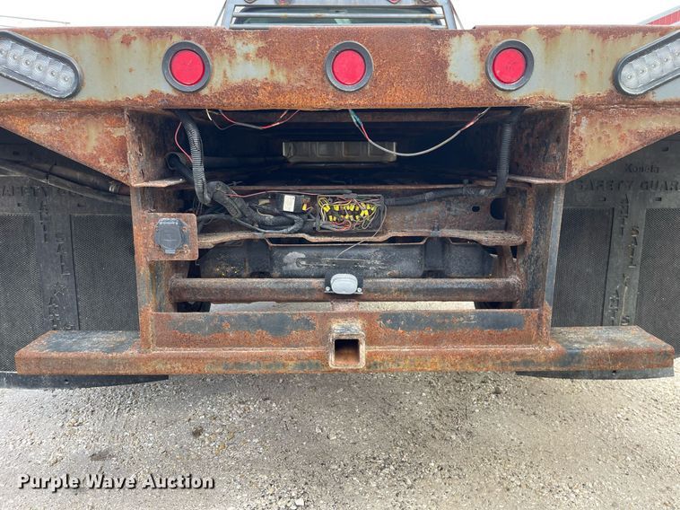 image for item MA9920 2004 Ford F450 Super Duty  flatbed truck