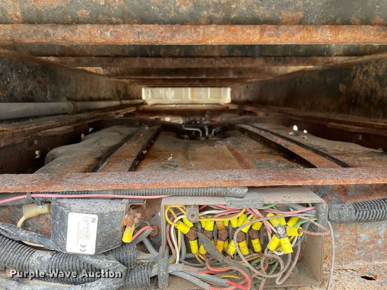 image for item MA9920 2004 Ford F450 Super Duty  flatbed truck