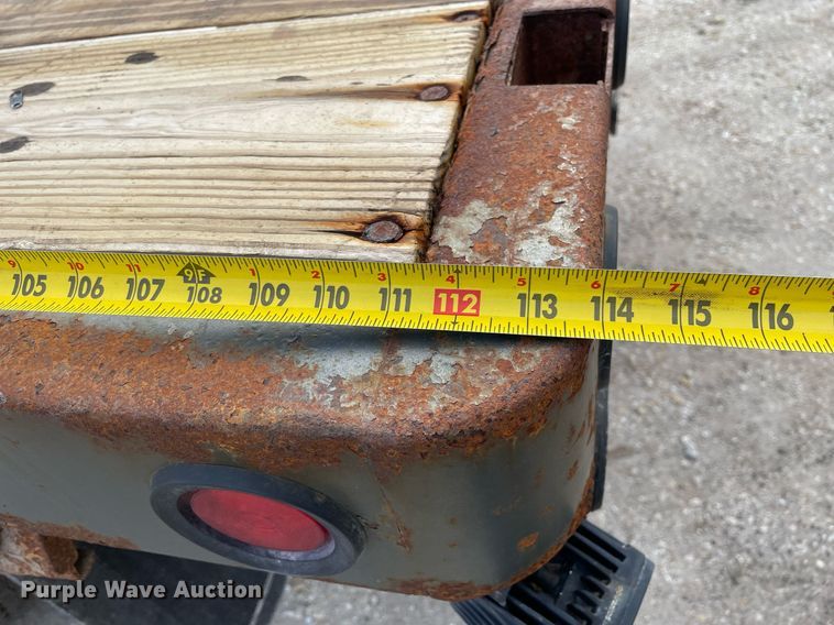 image for item MA9920 2004 Ford F450 Super Duty  flatbed truck