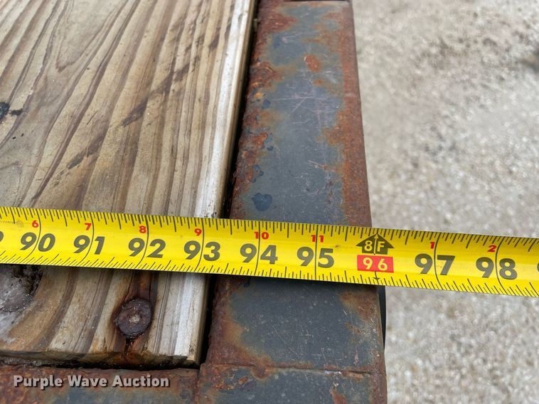 image for item MA9920 2004 Ford F450 Super Duty  flatbed truck