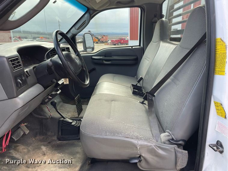 image for item MA9920 2004 Ford F450 Super Duty  flatbed truck