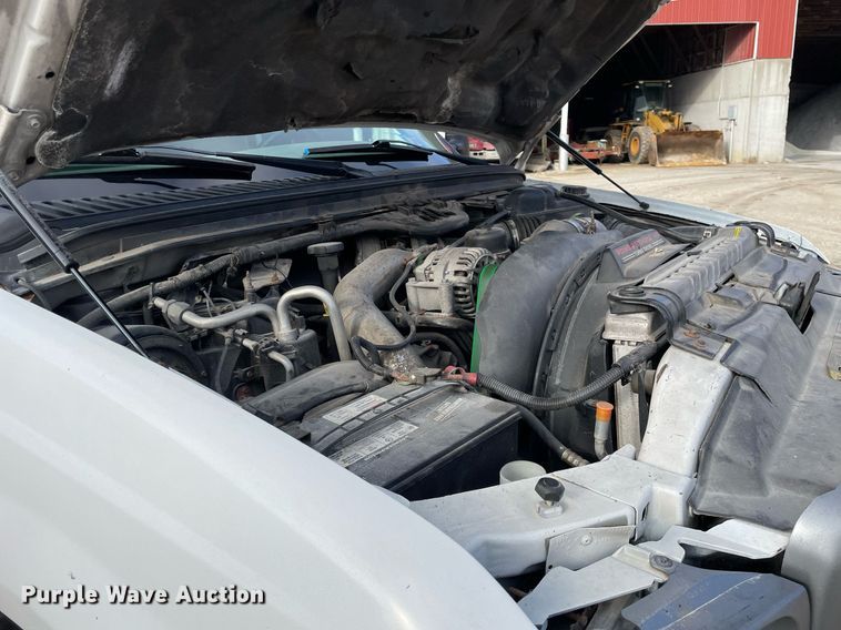 image for item MA9920 2004 Ford F450 Super Duty  flatbed truck