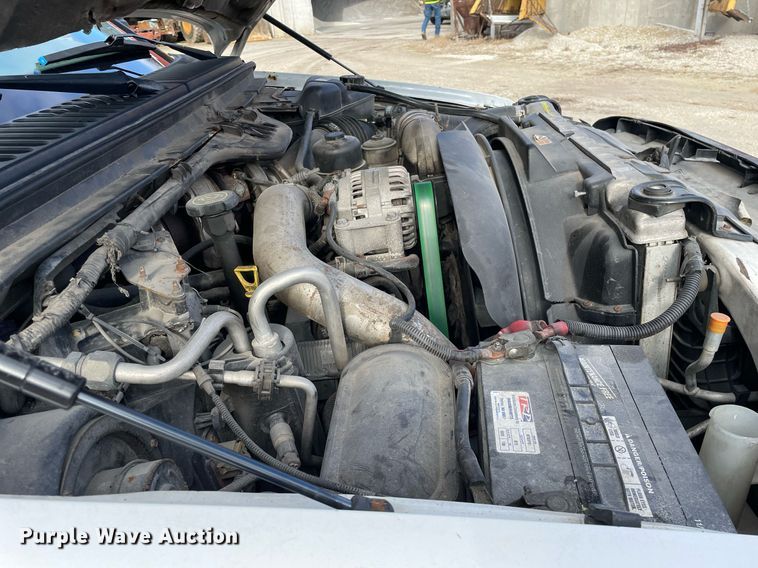 image for item MA9920 2004 Ford F450 Super Duty  flatbed truck