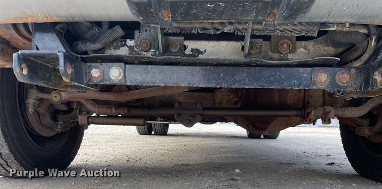 image for item MA9920 2004 Ford F450 Super Duty  flatbed truck