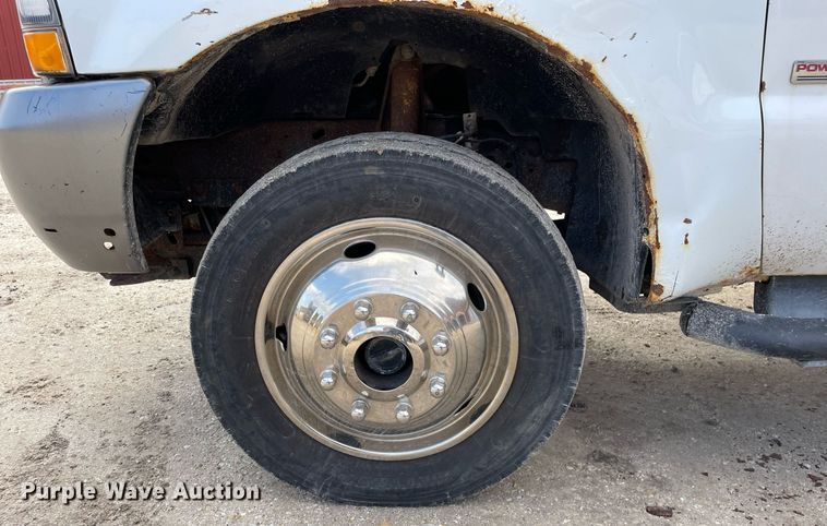 image for item MA9920 2004 Ford F450 Super Duty  flatbed truck