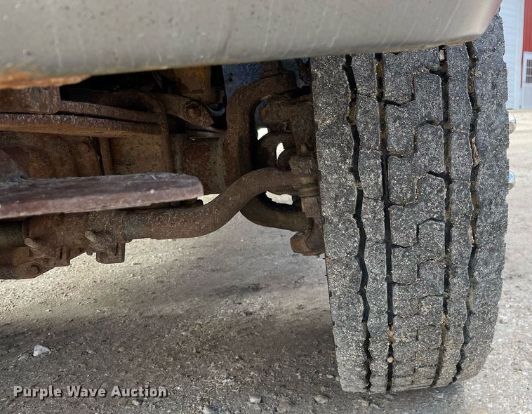 image for item MA9920 2004 Ford F450 Super Duty  flatbed truck