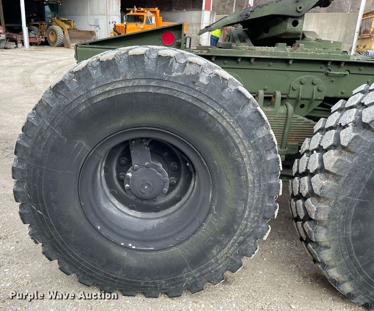 image for item MA9923 1991 BMY M932A2  semi truck