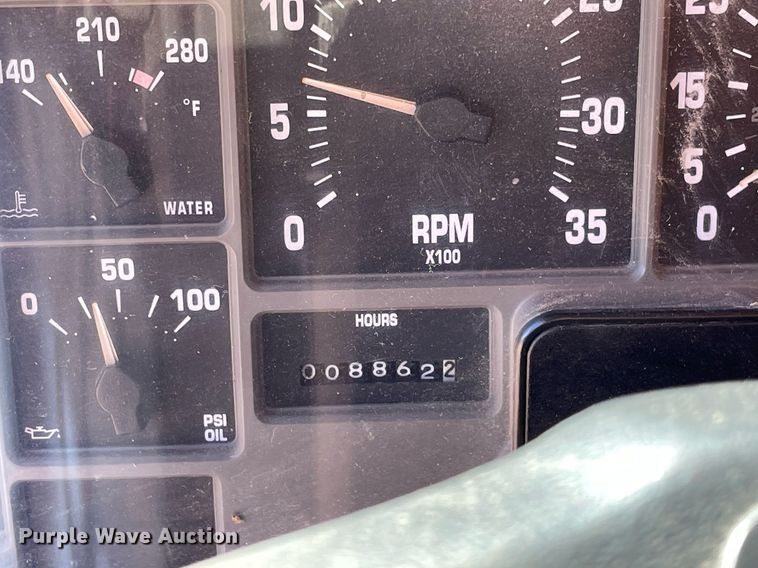 image for item MA9925 2001 International 4900  dump truck