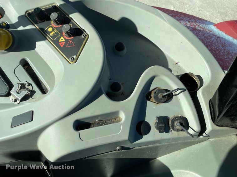 image for item MA9931 2004 Massey Ferguson 5455  MFWD tractor