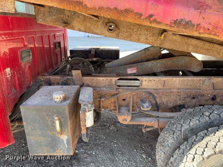 image for item MA9932 2004 Ford F550 Super Duty XL  dump truck