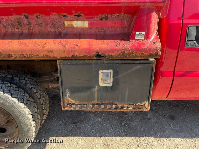 image for item MA9932 2004 Ford F550 Super Duty XL  dump truck