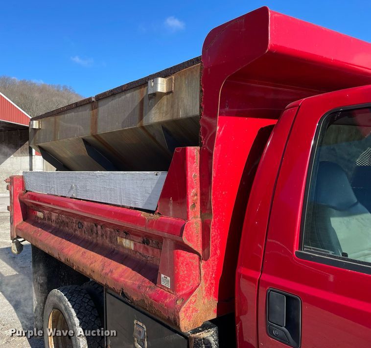 image for item MA9932 2004 Ford F550 Super Duty XL  dump truck