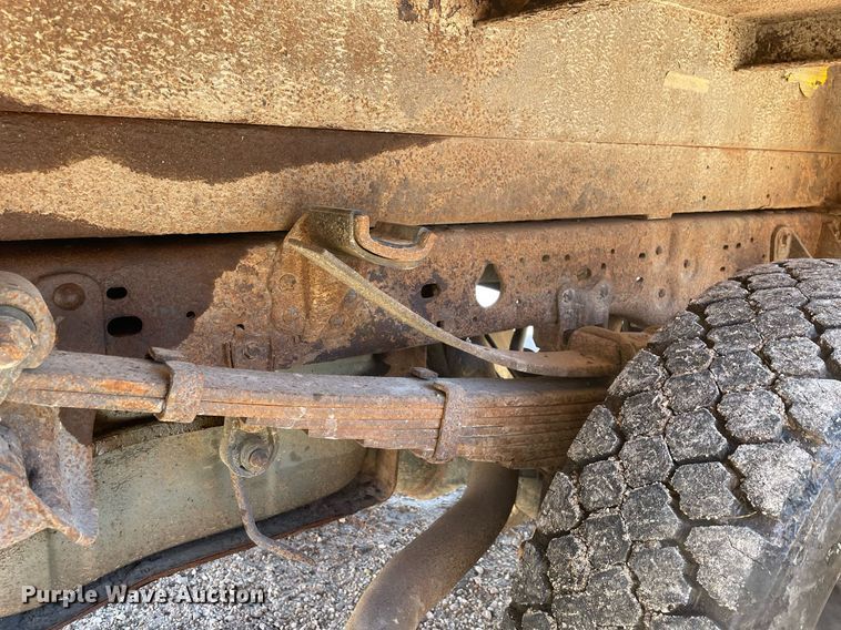 image for item MA9932 2004 Ford F550 Super Duty XL  dump truck