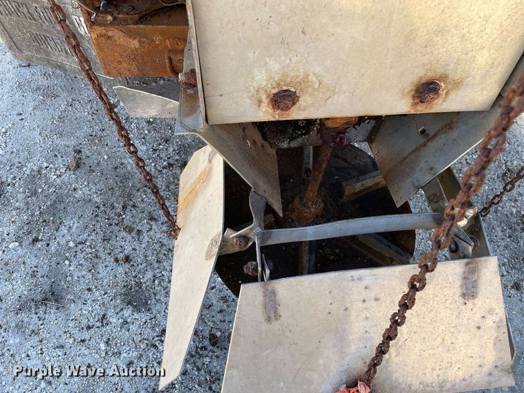 image for item MA9932 2004 Ford F550 Super Duty XL  dump truck