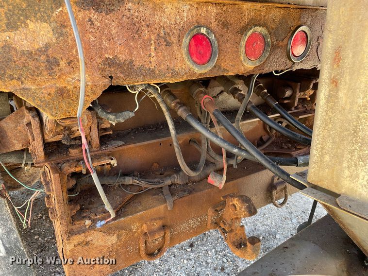 image for item MA9932 2004 Ford F550 Super Duty XL  dump truck