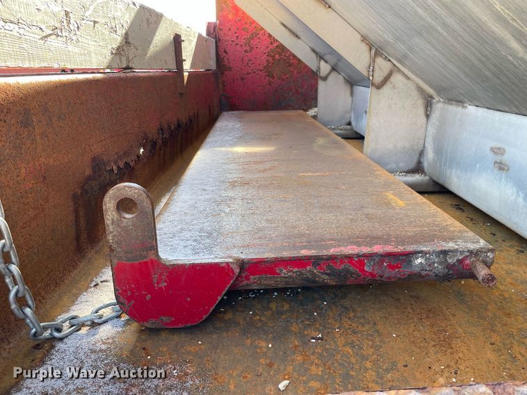 image for item MA9932 2004 Ford F550 Super Duty XL  dump truck