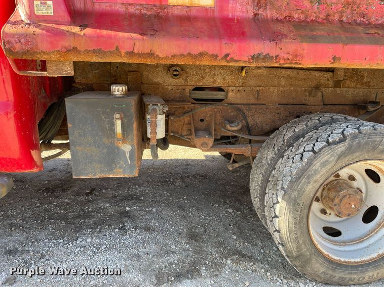 image for item MA9932 2004 Ford F550 Super Duty XL  dump truck