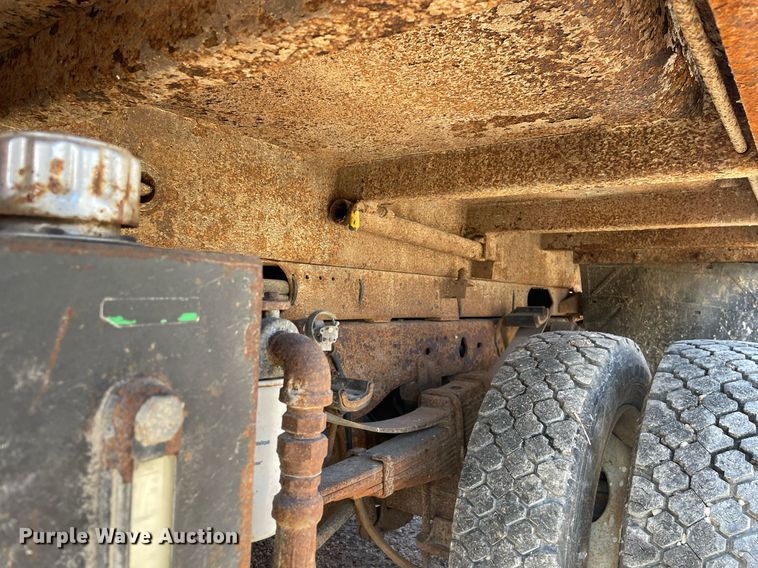 image for item MA9932 2004 Ford F550 Super Duty XL  dump truck