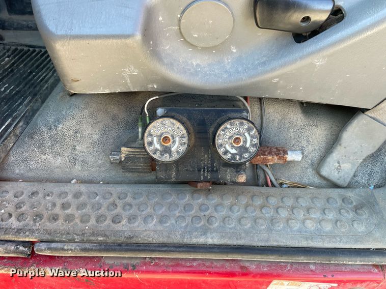 image for item MA9932 2004 Ford F550 Super Duty XL  dump truck