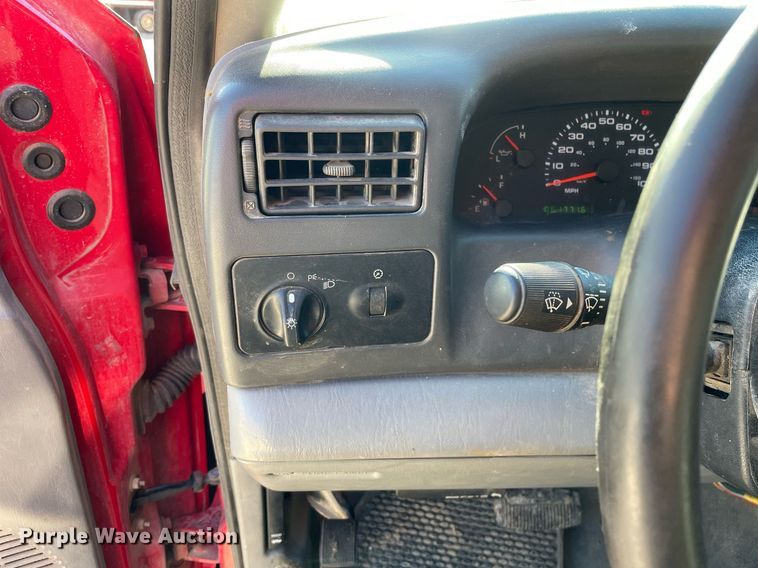 image for item MA9932 2004 Ford F550 Super Duty XL  dump truck