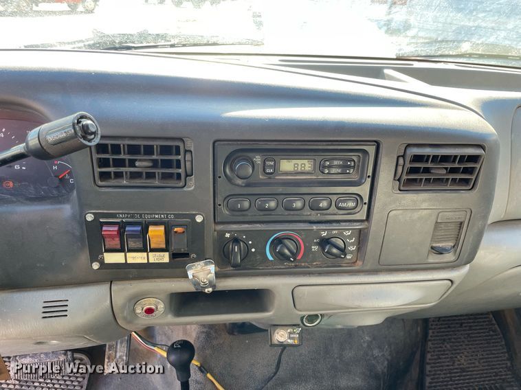 image for item MA9932 2004 Ford F550 Super Duty XL  dump truck