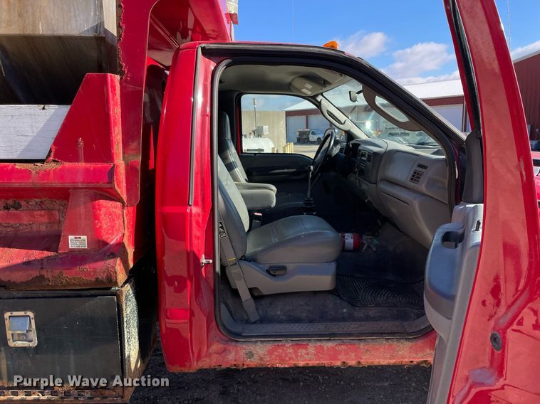 image for item MA9932 2004 Ford F550 Super Duty XL  dump truck