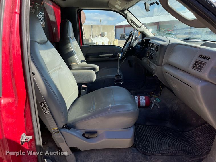 image for item MA9932 2004 Ford F550 Super Duty XL  dump truck