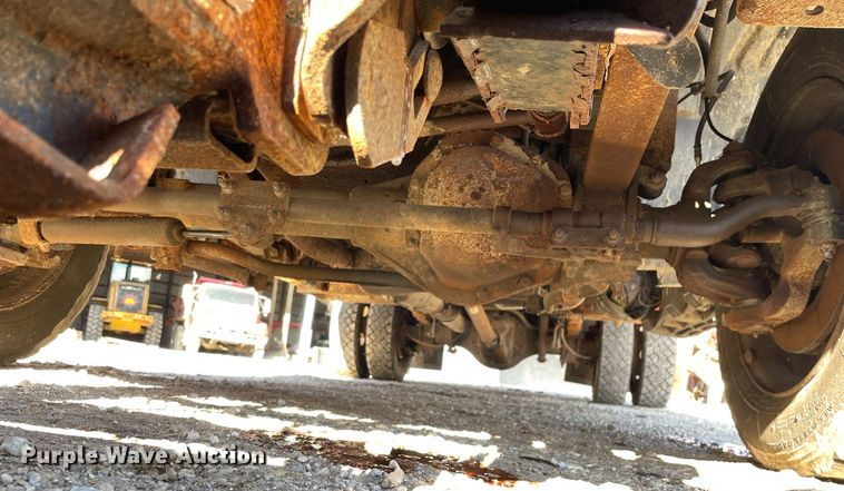 image for item MA9932 2004 Ford F550 Super Duty XL  dump truck