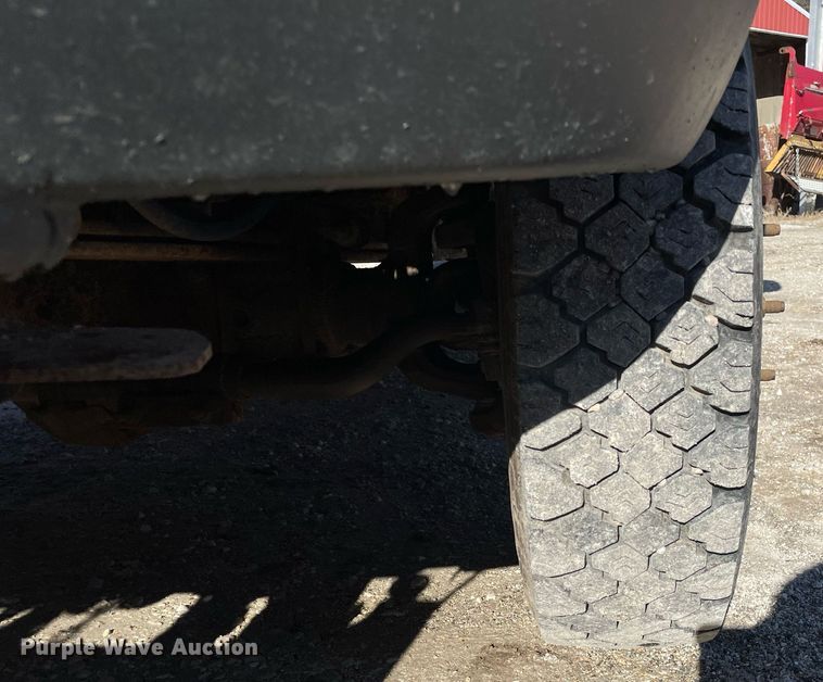 image for item MA9932 2004 Ford F550 Super Duty XL  dump truck