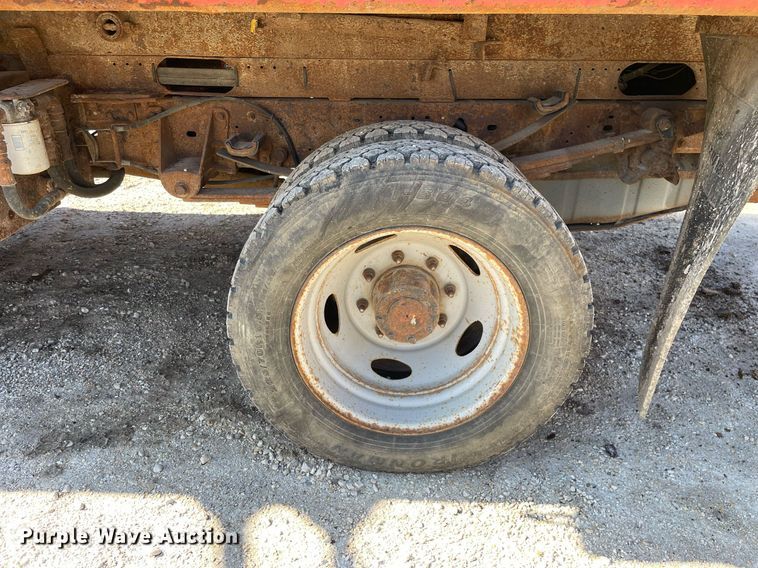 image for item MA9932 2004 Ford F550 Super Duty XL  dump truck