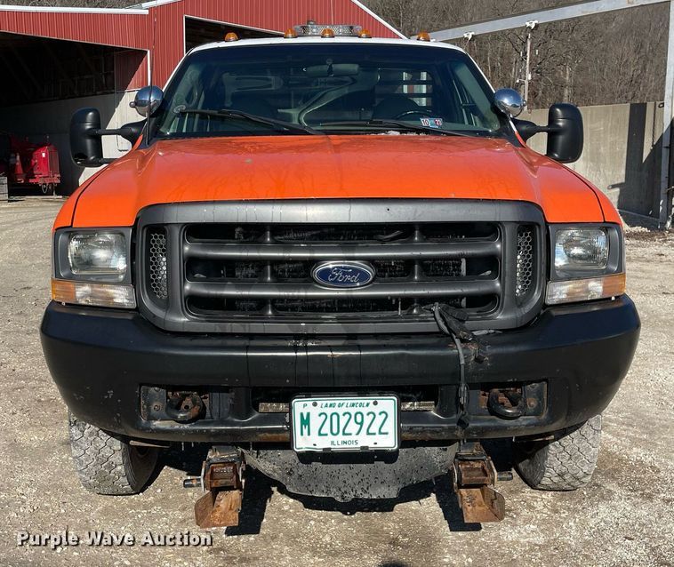 image for item MA9933 2002 Ford F550 Super Duty XL  flatbed truck