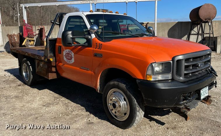 image for item MA9933 2002 Ford F550 Super Duty XL  flatbed truck