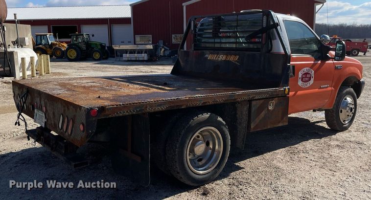 image for item MA9933 2002 Ford F550 Super Duty XL  flatbed truck