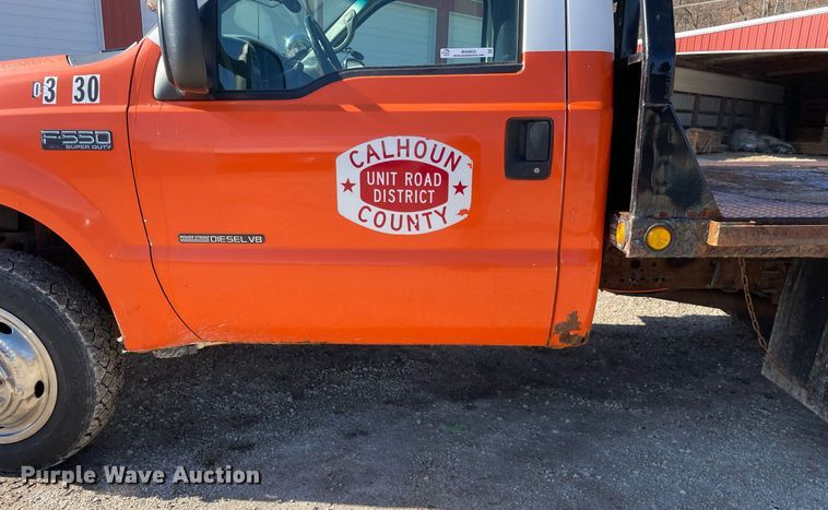 image for item MA9933 2002 Ford F550 Super Duty XL  flatbed truck