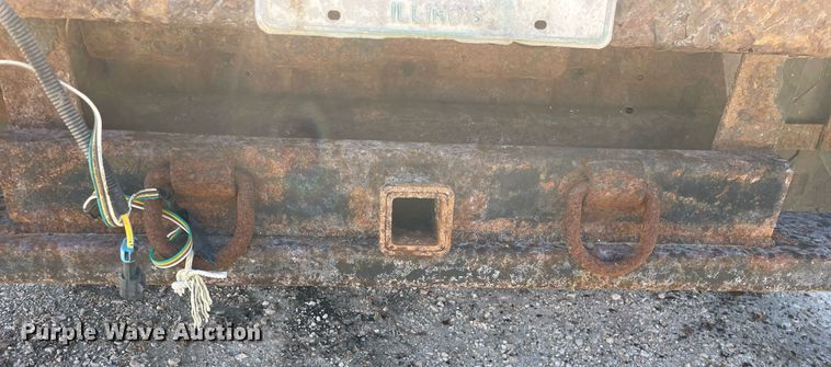 image for item MA9933 2002 Ford F550 Super Duty XL  flatbed truck