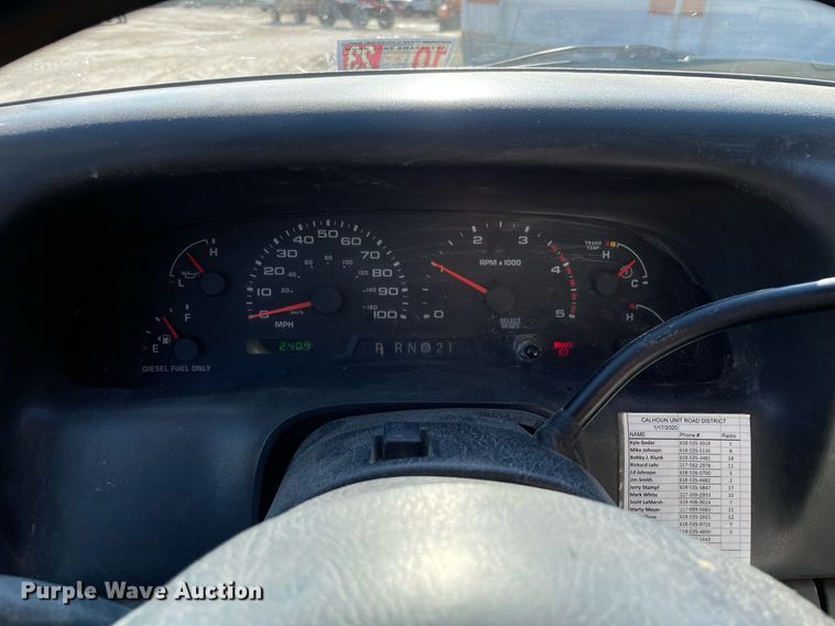 image for item MA9933 2002 Ford F550 Super Duty XL  flatbed truck