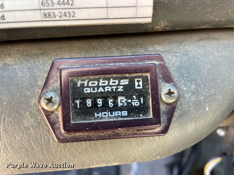 image for item MA9933 2002 Ford F550 Super Duty XL  flatbed truck