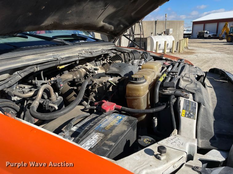 image for item MA9933 2002 Ford F550 Super Duty XL  flatbed truck