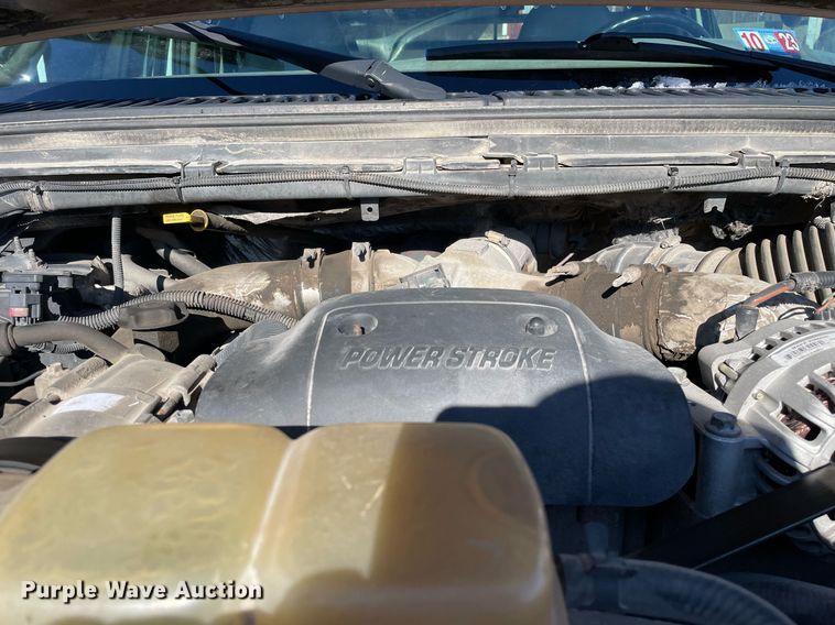 image for item MA9933 2002 Ford F550 Super Duty XL  flatbed truck