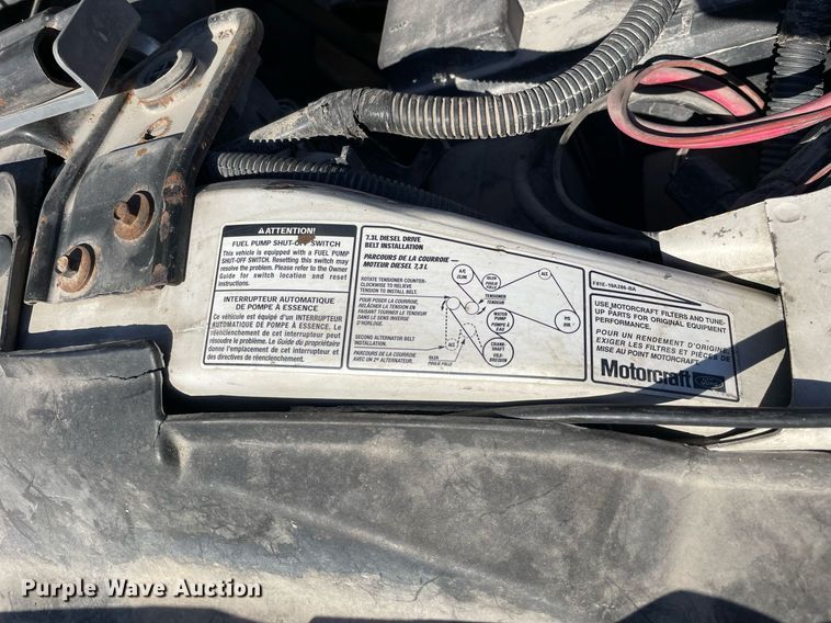 image for item MA9933 2002 Ford F550 Super Duty XL  flatbed truck