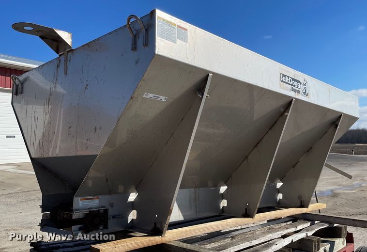 image for item MA9934 Salt Dogg  spreader