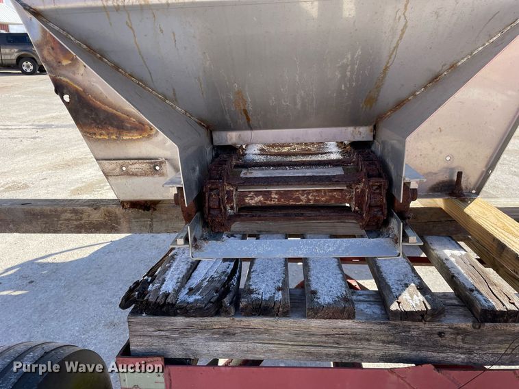 image for item MA9934 Salt Dogg  spreader