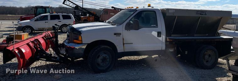 image for item MA9935 2001 Ford F550 Super Duty XL  truck cab and chassis