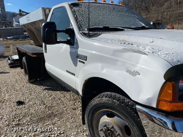 image for item MA9935 2001 Ford F550 Super Duty XL  truck cab and chassis