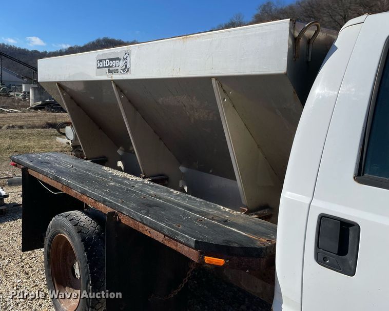 image for item MA9935 2001 Ford F550 Super Duty XL  truck cab and chassis