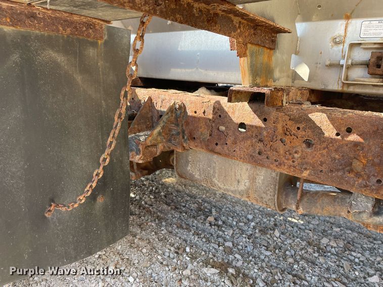 image for item MA9935 2001 Ford F550 Super Duty XL  truck cab and chassis