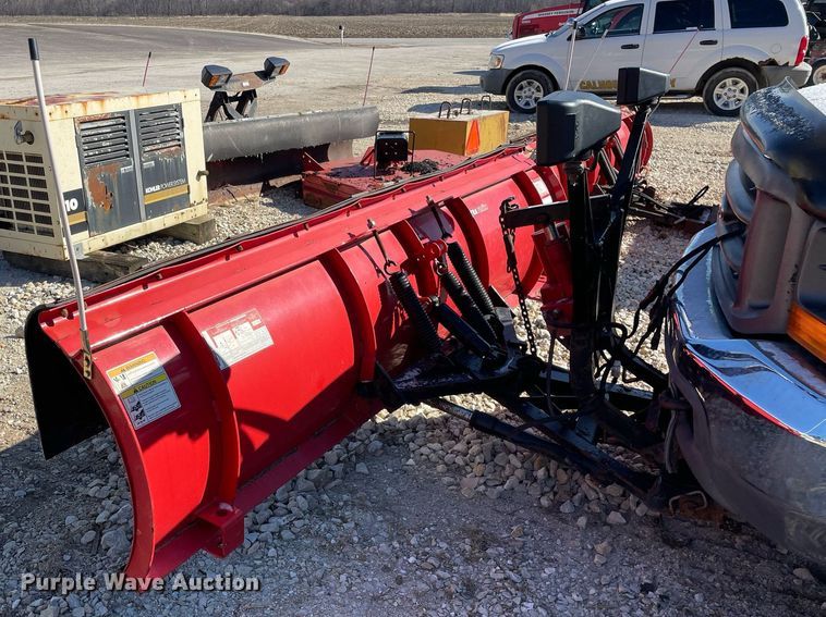 image for item MA9935 2001 Ford F550 Super Duty XL  truck cab and chassis