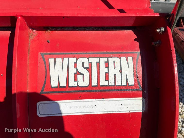 image for item MA9935 2001 Ford F550 Super Duty XL  truck cab and chassis