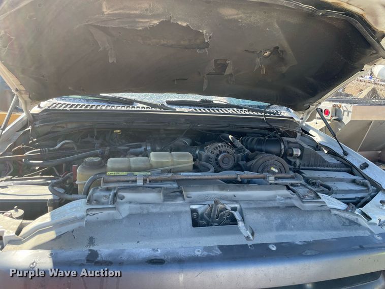 image for item MA9935 2001 Ford F550 Super Duty XL  truck cab and chassis